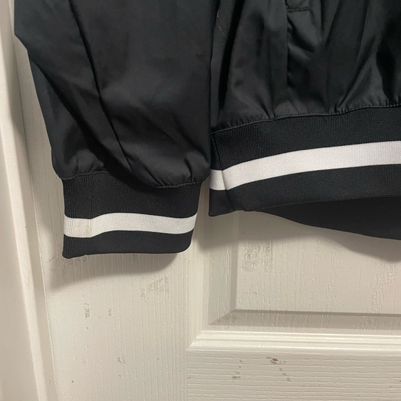 Black Nike SB Crewneck Windbreaker - Picture 5 of 8